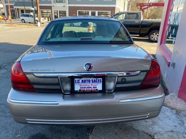 used 2006 Mercury Grand Marquis car, priced at $7,000