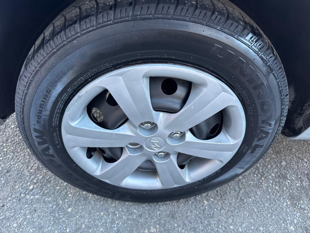 used 2009 Hyundai Accent car, priced at $6,500