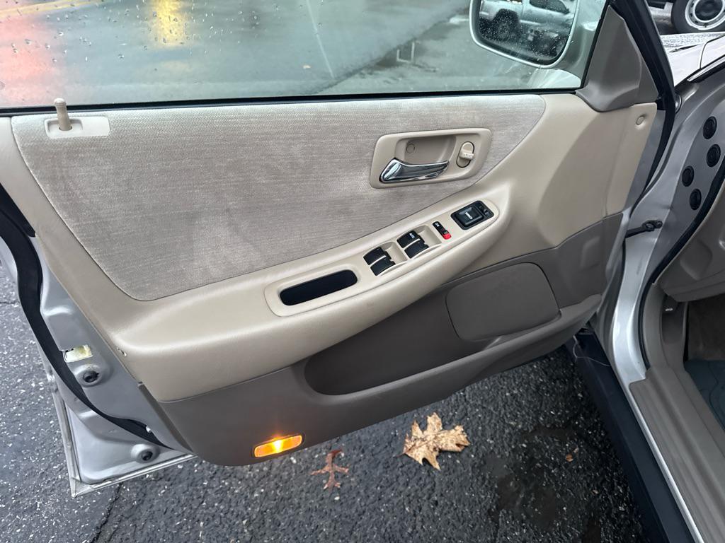 used 1998 Honda Accord car, priced at $6,995