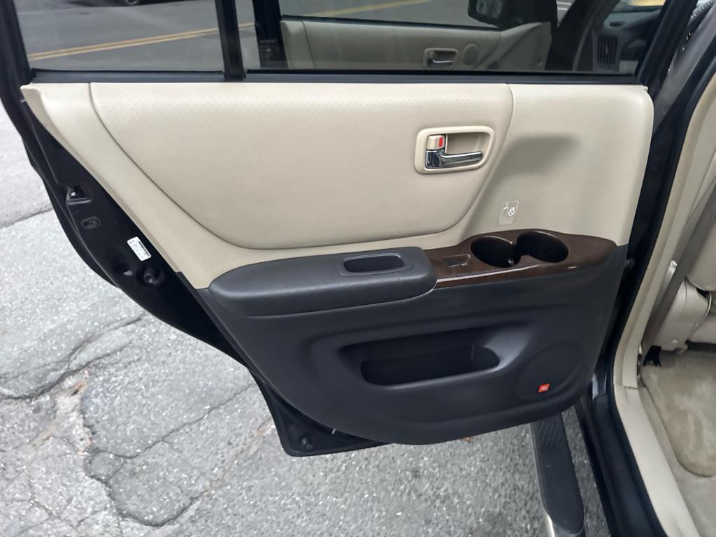 used 2002 Toyota Highlander car, priced at $8,500