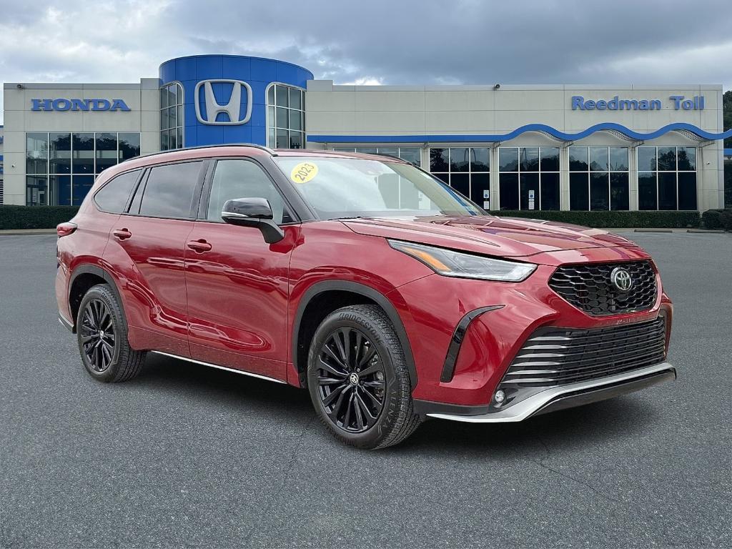 used 2023 Toyota Highlander car, priced at $40,418