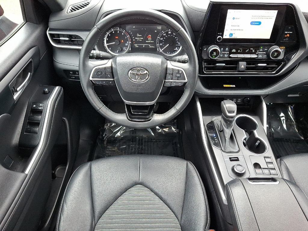 used 2023 Toyota Highlander car, priced at $40,418