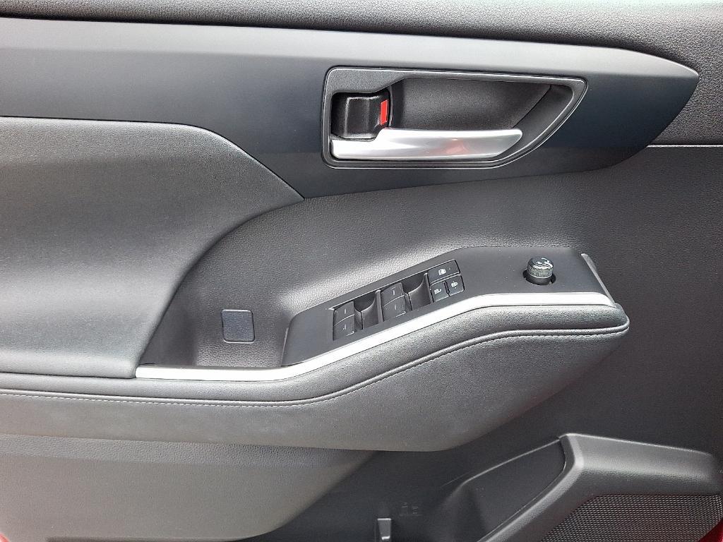 used 2023 Toyota Highlander car, priced at $40,418