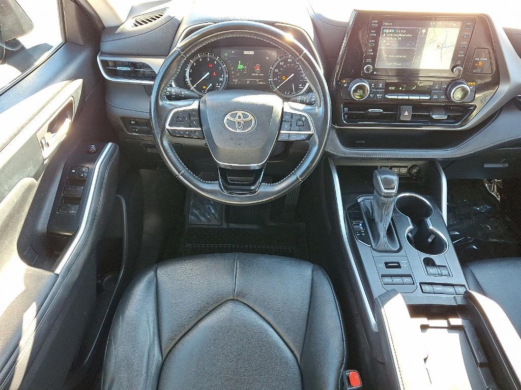 used 2021 Toyota Highlander car, priced at $29,999