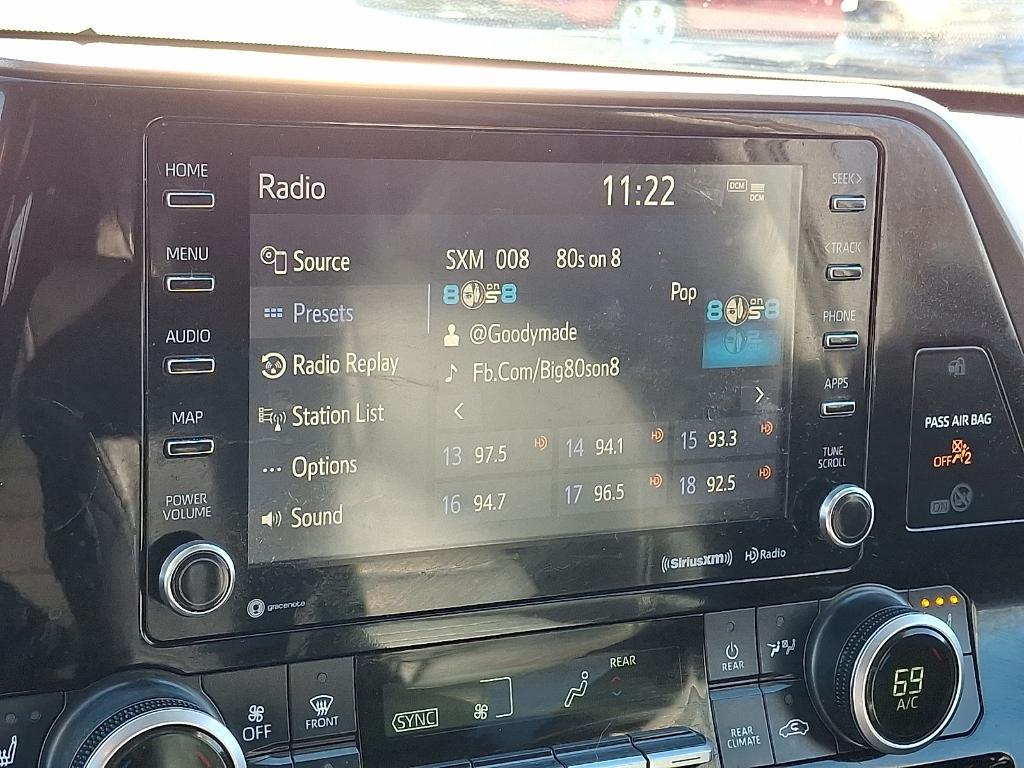 used 2021 Toyota Highlander car, priced at $29,999