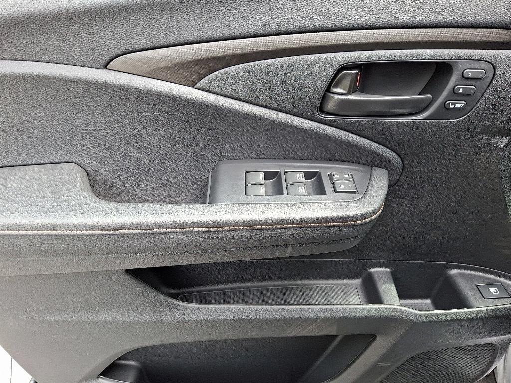 new 2025 Honda Ridgeline car, priced at $45,306