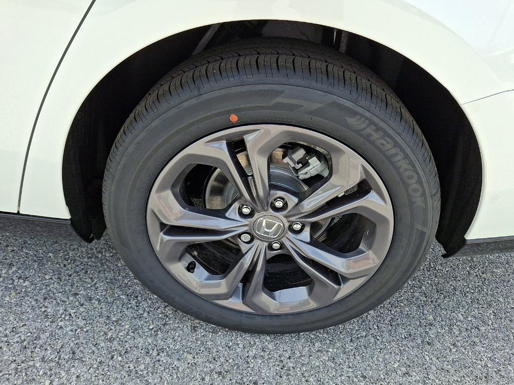 new 2026 Honda Accord Hybrid car, priced at $35,387