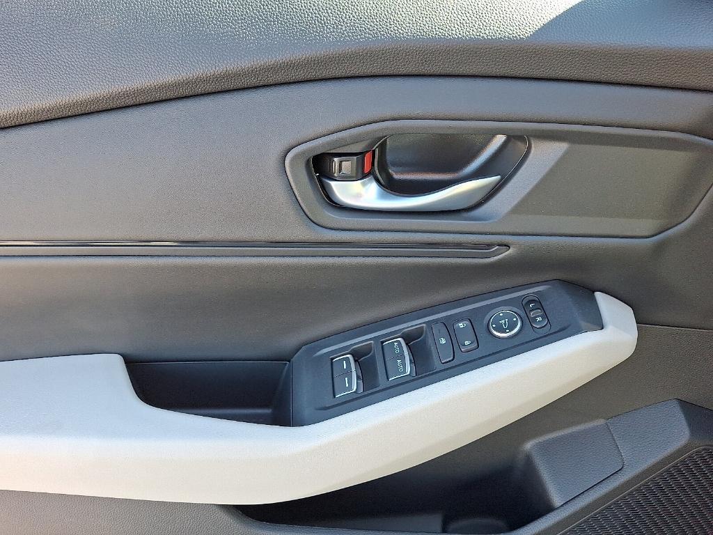 new 2025 Honda Accord car, priced at $31,376