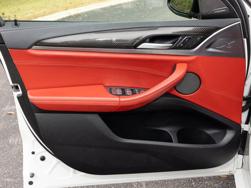 BMW X4 view 17