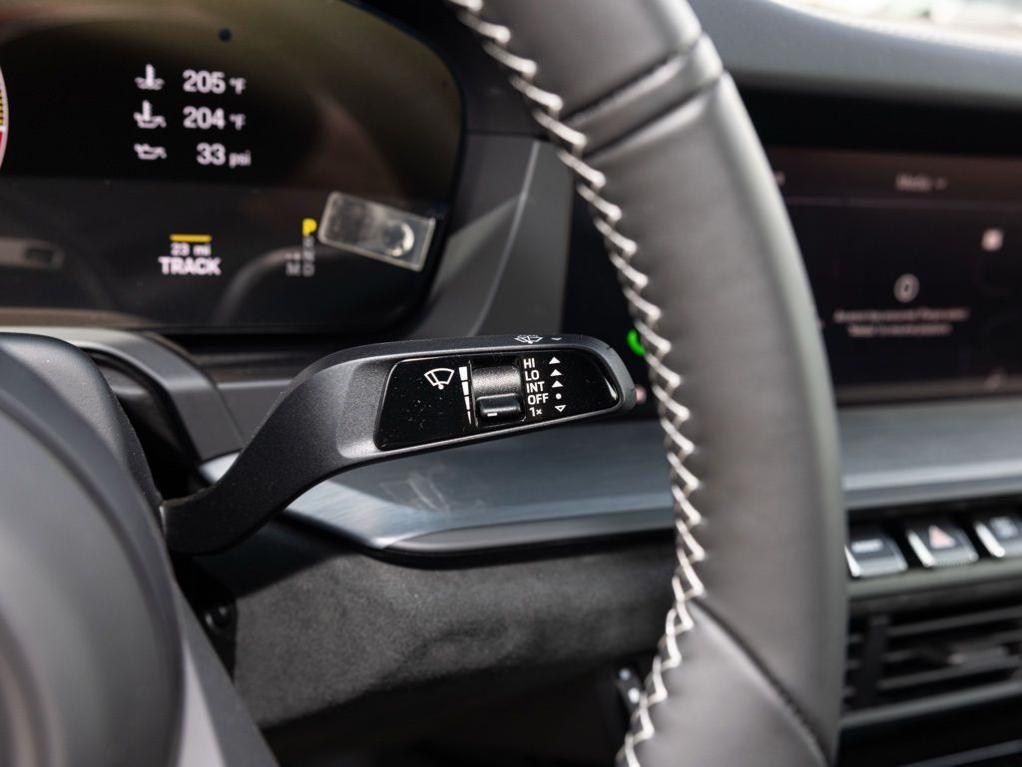 Porsche 911 view 31