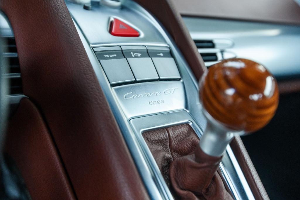 used 2005 Porsche Carrera GT car