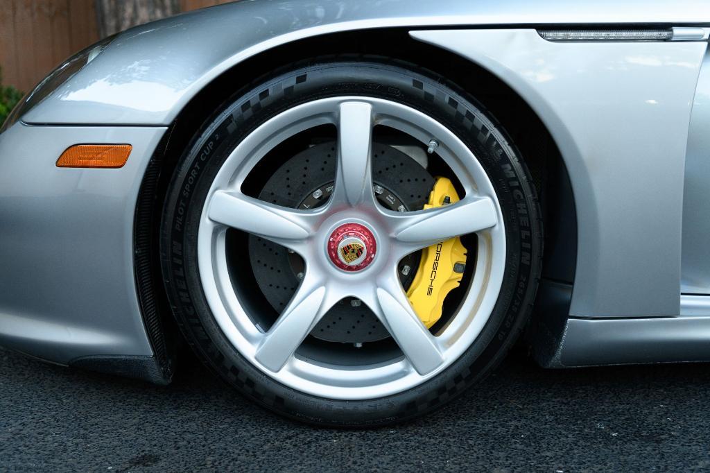 used 2005 Porsche Carrera GT car