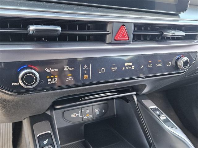 new 2025 Kia Sorento Hybrid car, priced at $39,986