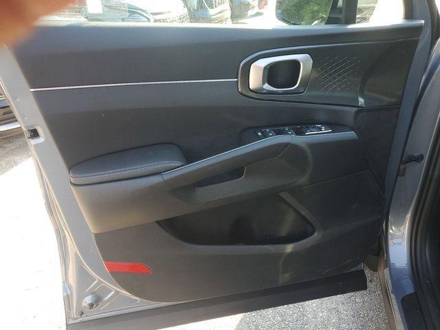 new 2025 Kia Sorento car, priced at $32,188