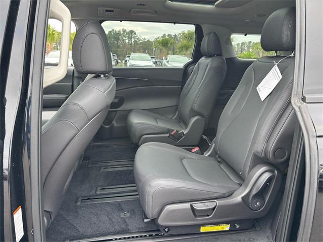 new 2026 Kia Carnival Hybrid car, priced at $51,097