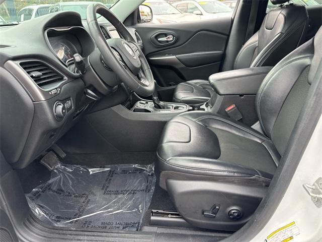 used 2020 Jeep Cherokee car, priced at $15,491