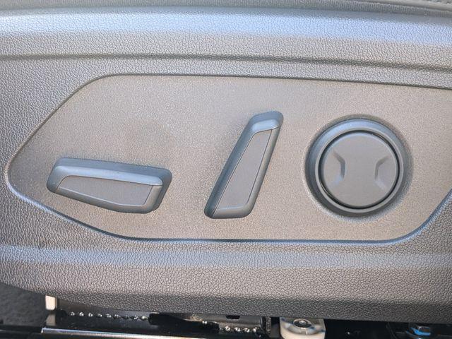 new 2026 Kia Carnival Hybrid car, priced at $39,632