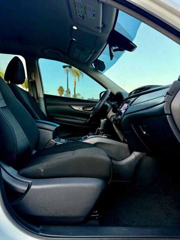 used 2020 Nissan Rogue car, priced at $10,999