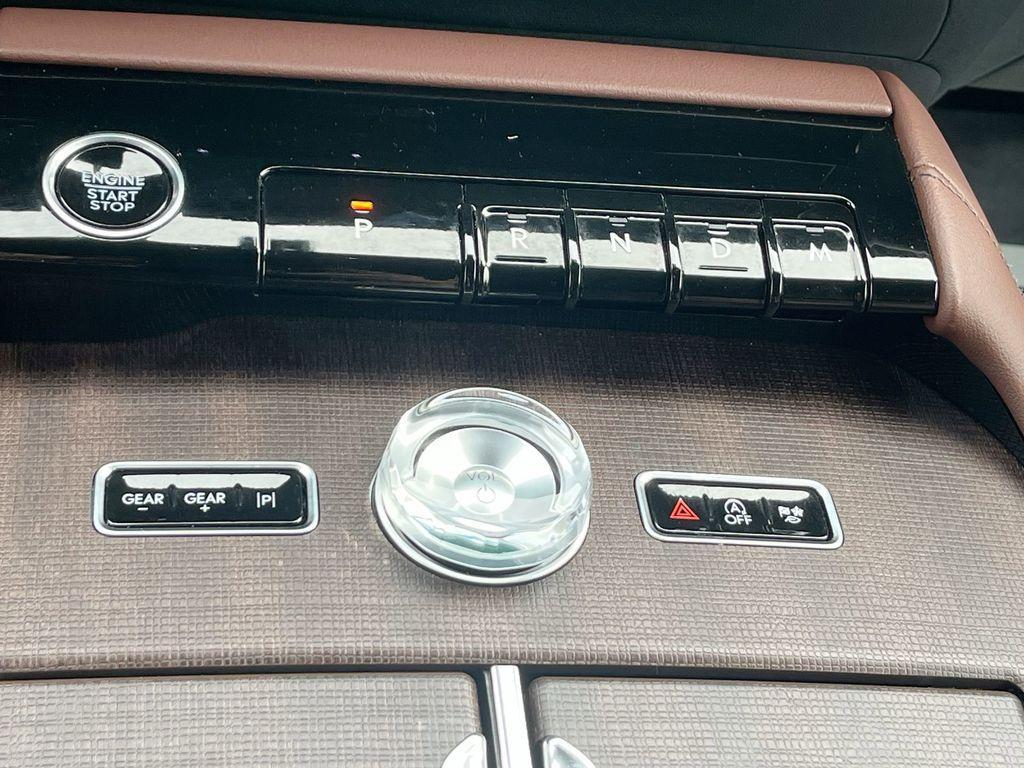 used 2025 Lincoln Navigator L car, priced at $89,684