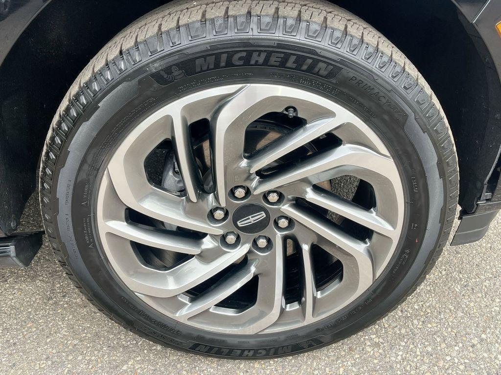 used 2025 Lincoln Navigator L car, priced at $89,684