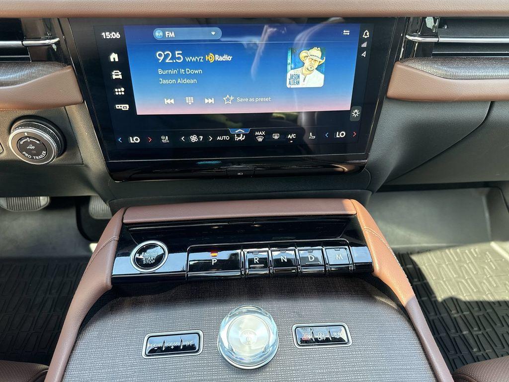 used 2025 Lincoln Navigator L car, priced at $88,684