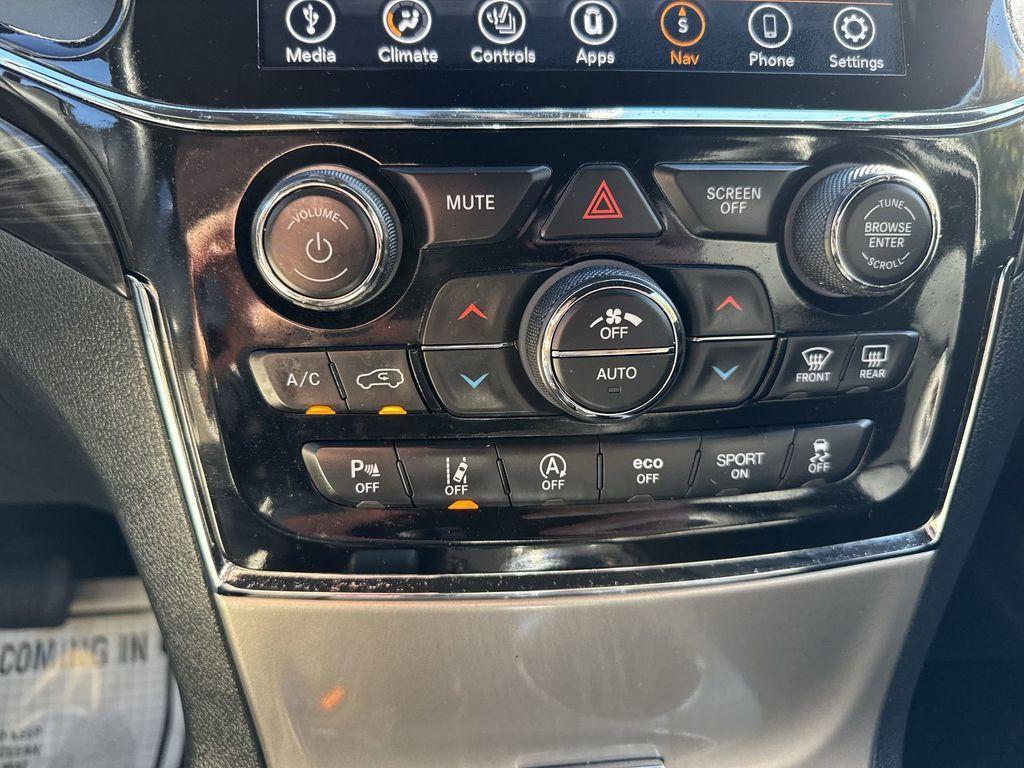 used 2022 Jeep Grand Cherokee WK car, priced at $23,910