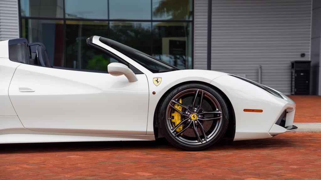 Ferrari 488 view 9