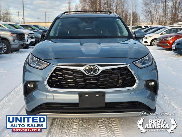 used 2023 Toyota Highlander car, priced at $45,995