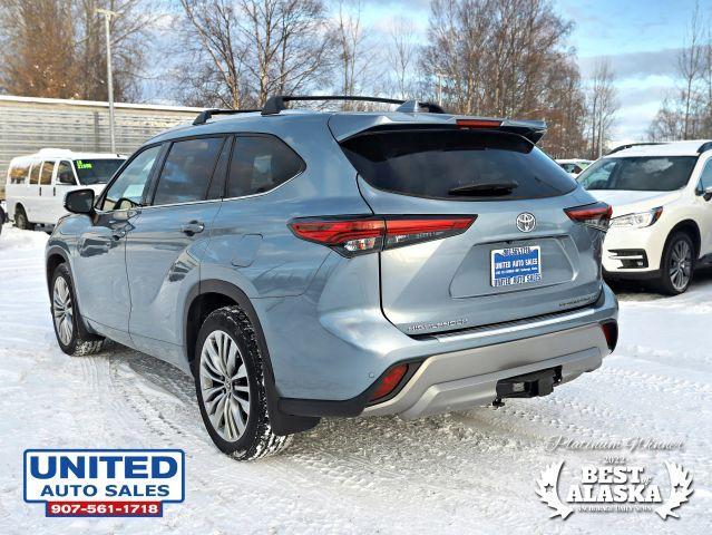 used 2023 Toyota Highlander car, priced at $45,995