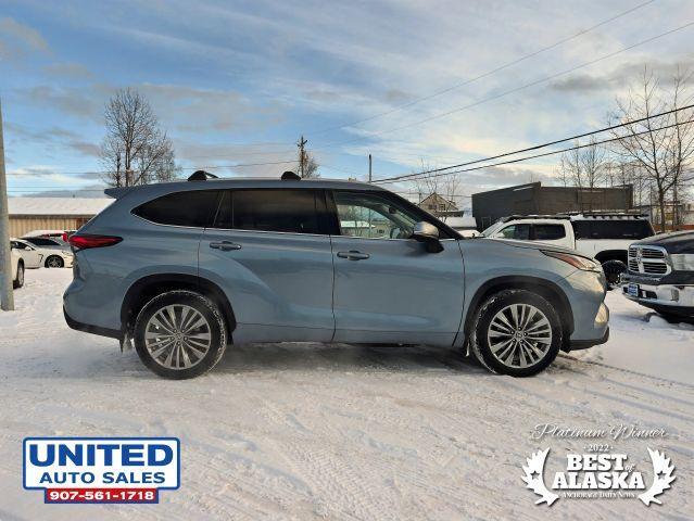 used 2023 Toyota Highlander car, priced at $45,995