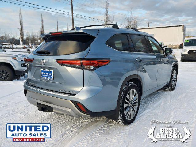 used 2023 Toyota Highlander car, priced at $45,995