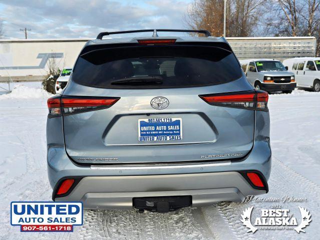 used 2023 Toyota Highlander car, priced at $45,995