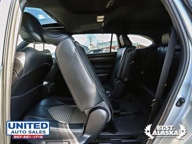 used 2022 Toyota Highlander car, priced at $39,995