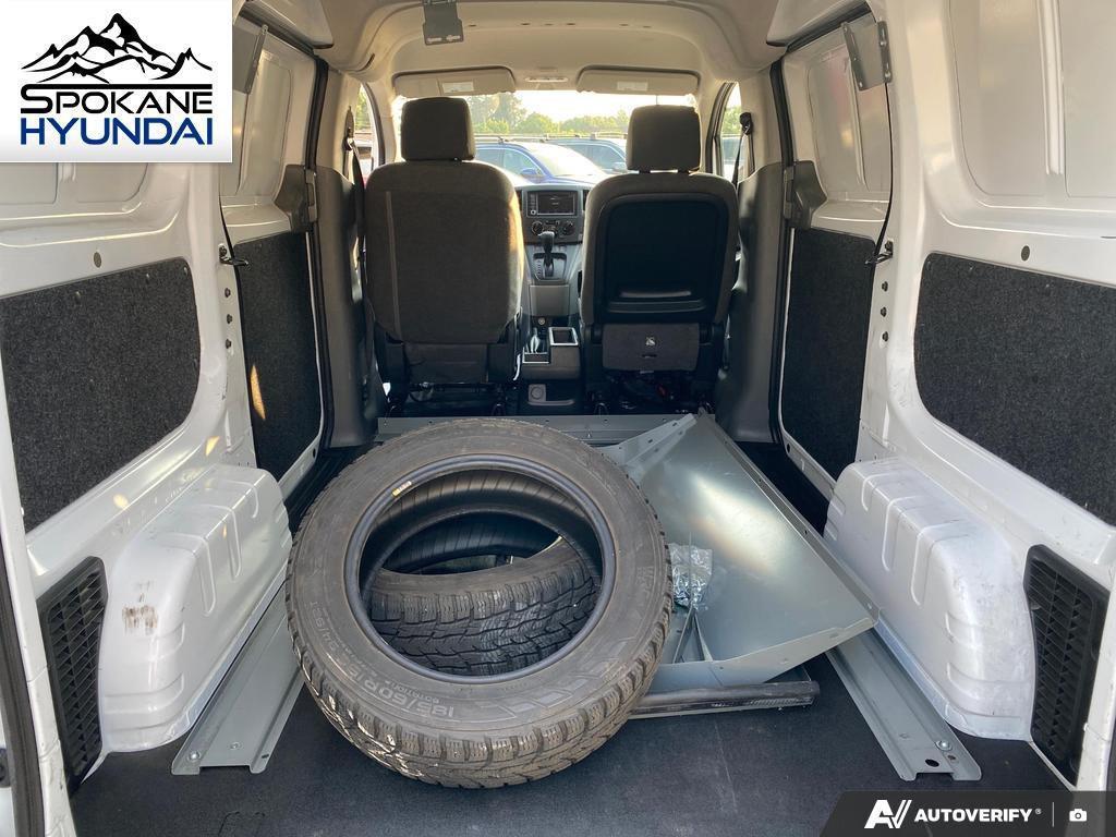 used 2020 Nissan NV200 car