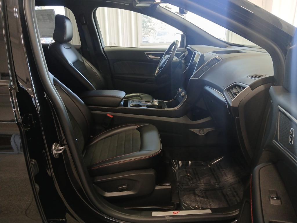 used 2023 Ford Edge car, priced at $32,994