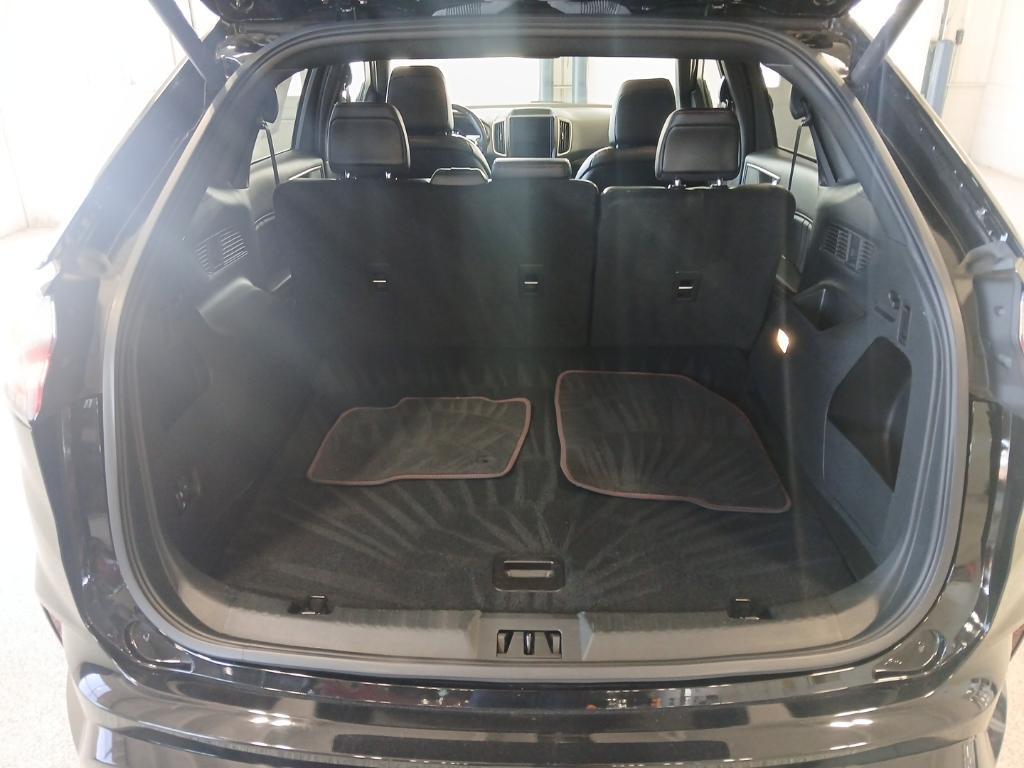 used 2023 Ford Edge car, priced at $32,994