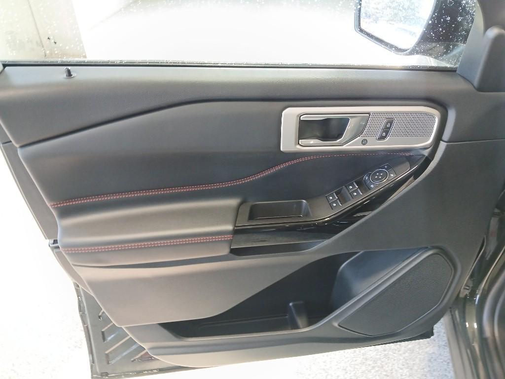 used 2023 Ford Explorer car, priced at $33,998