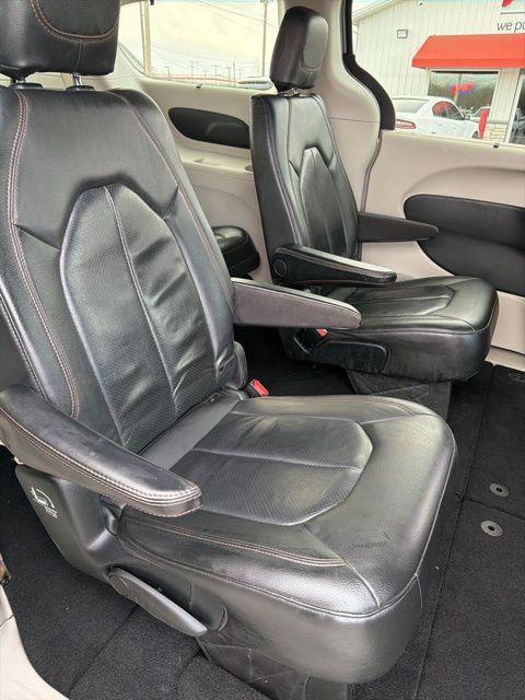 used 2020 Chrysler Pacifica car, priced at $11,500