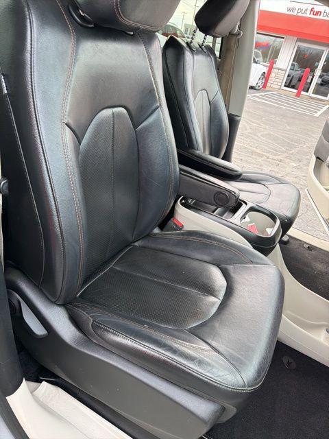 used 2020 Chrysler Pacifica car, priced at $11,500