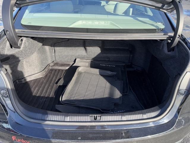 used 2018 Toyota Avalon Hybrid car, priced at $18,900