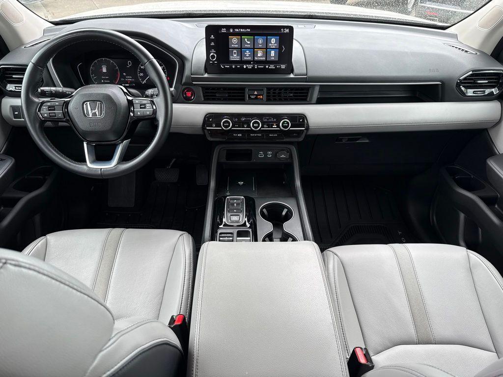 used 2025 Honda Pilot car, priced at $41,993