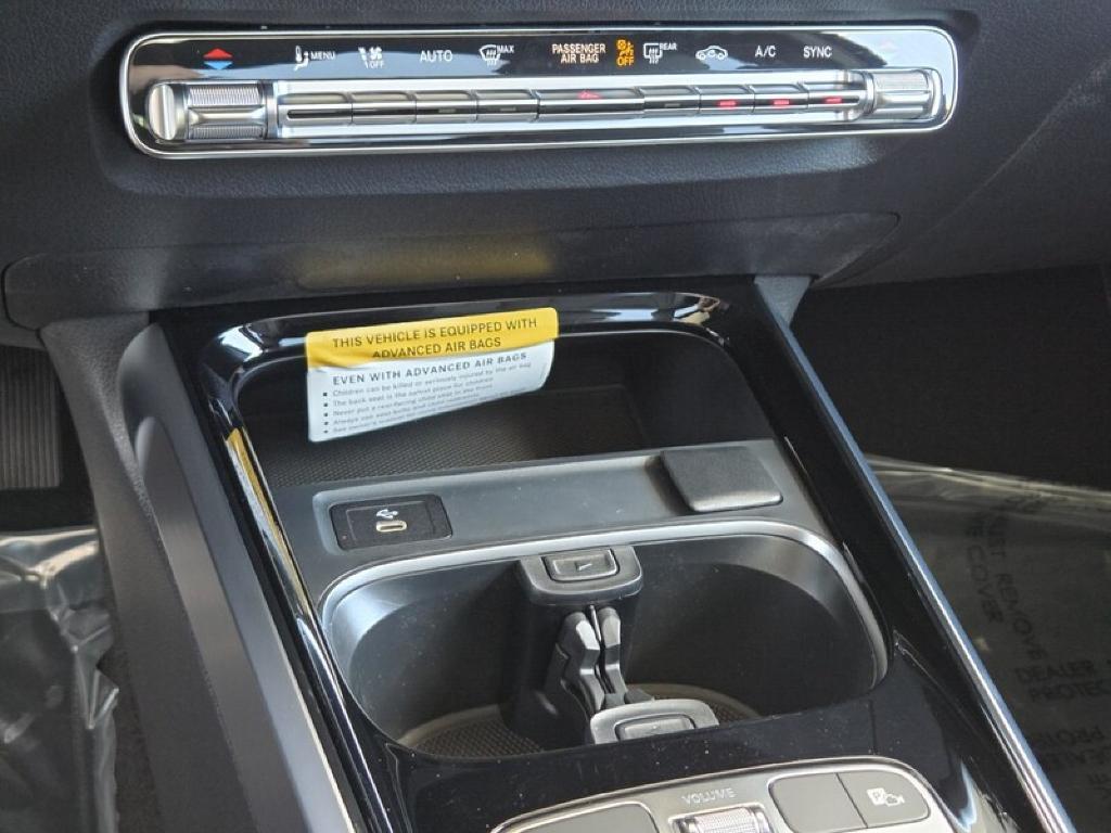 new 2026 Mercedes-Benz GLB 250 car, priced at $49,100