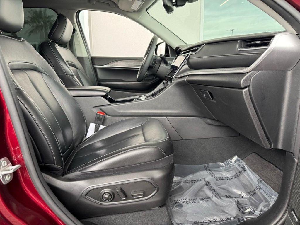 used 2023 Jeep Grand Cherokee car, priced at $27,992