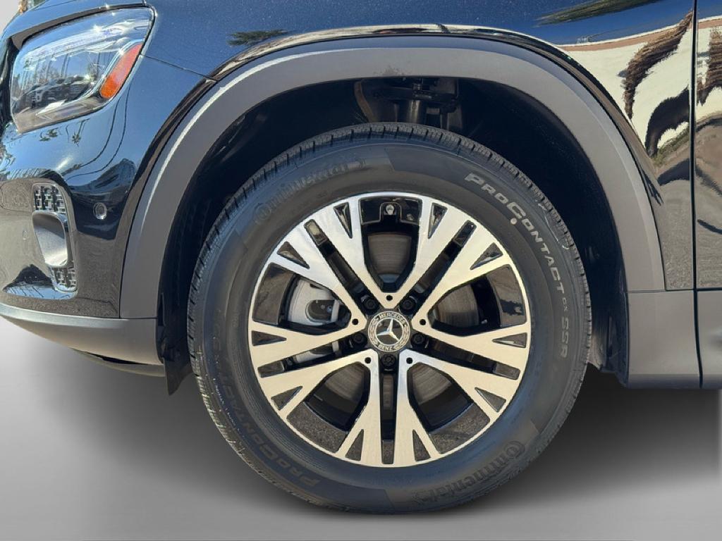 new 2025 Mercedes-Benz GLB 250 car, priced at $47,345