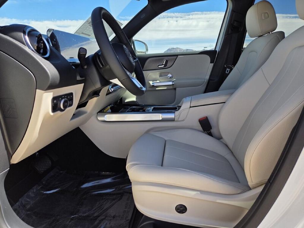 new 2026 Mercedes-Benz GLB 250 car, priced at $47,455