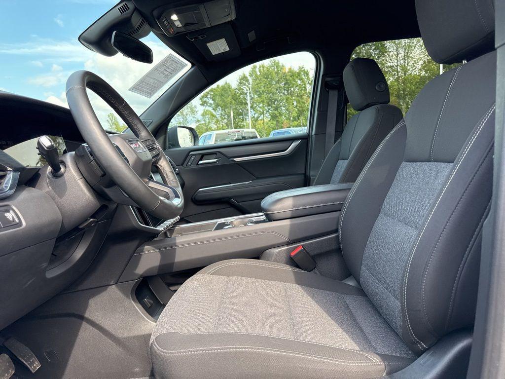 used 2025 GMC Acadia car, priced at $31,900