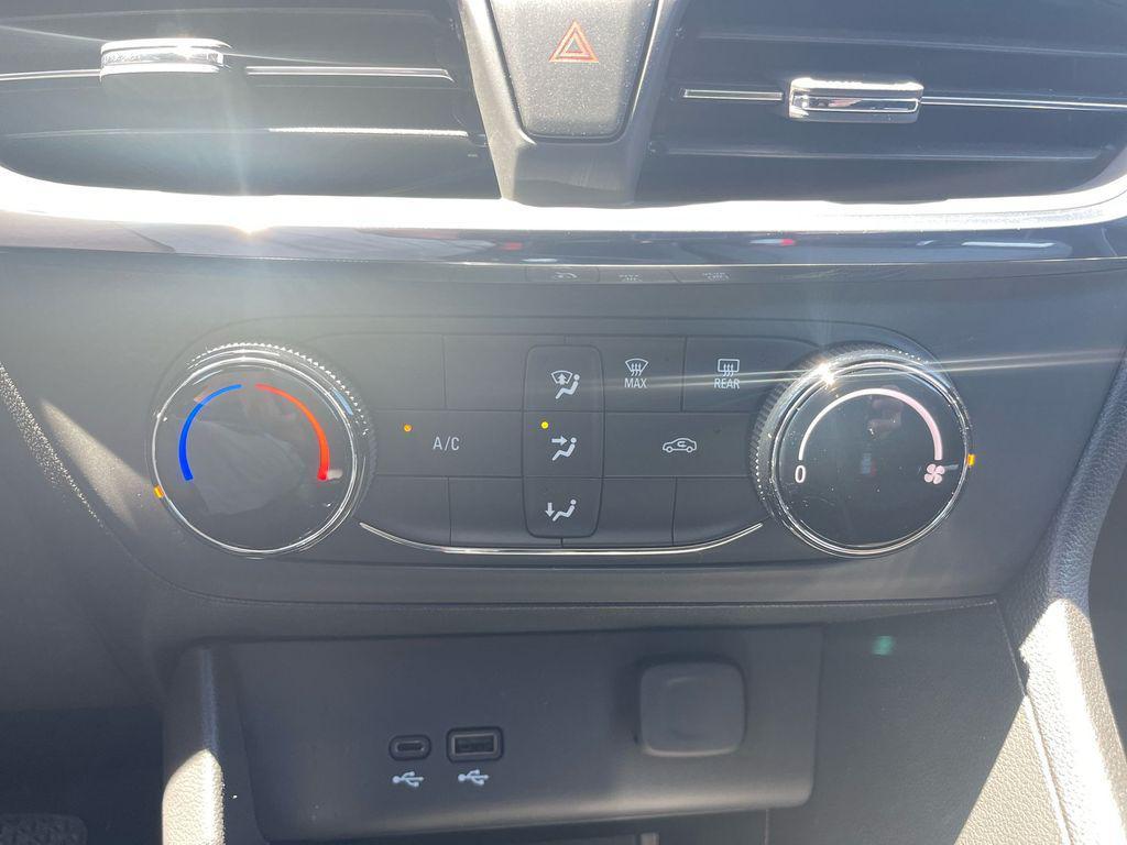 used 2024 Buick Encore GX car, priced at $21,400