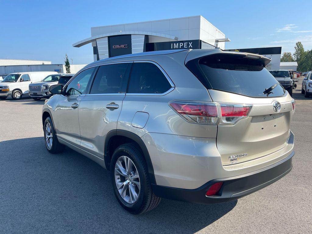 used 2015 Toyota Highlander car, priced at $10,875