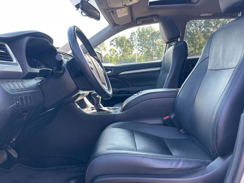 used 2015 Toyota Highlander car, priced at $10,875