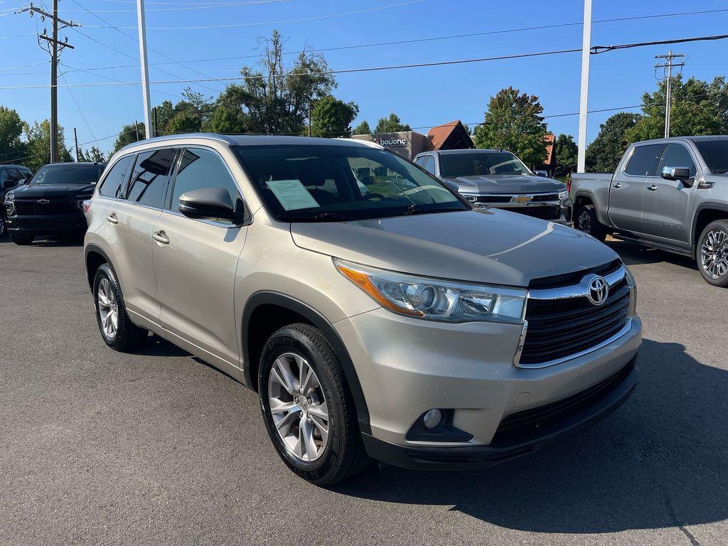 used 2015 Toyota Highlander car, priced at $10,875